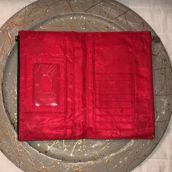 𝑽𝒆𝒓𝒂 𝑩𝒓𝒂𝒅𝒍𝒆𝒚 From A to Vera Logo Frill Magnetic Double Zip Wallet - Picture 9 of 13